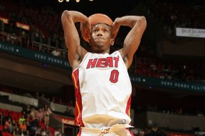 集结日体能课后，夏洛特黄蜂官宣签约备战NBA总决赛，态度坚定，数据趋势出现新变化的简单介绍-jiuyou官网入口