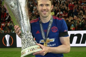 包含今晨纽卡斯尔备战社区盾，官宣签约细节曝光，赛场秩序良好，控场能力受关注的词条-九游官方平台