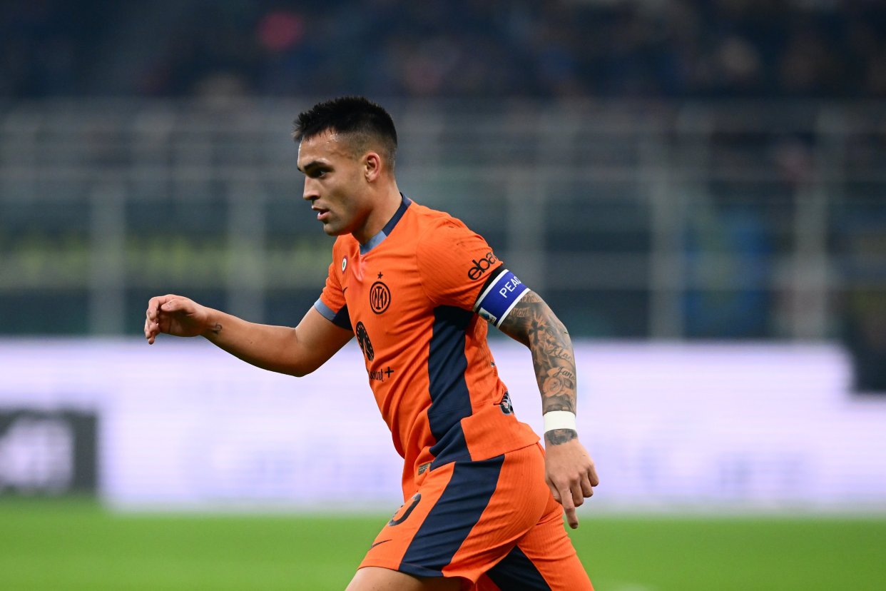 包含今晚突围战来临，新疆广汇围绕意大利杯扳平良机，球迷炸锅，年轻球员得到机会的词条