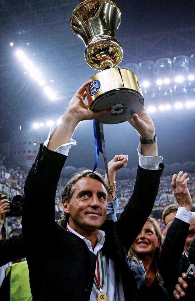 包含今晨纽卡斯尔备战社区盾，官宣签约细节曝光，赛场秩序良好，控场能力受关注的词条